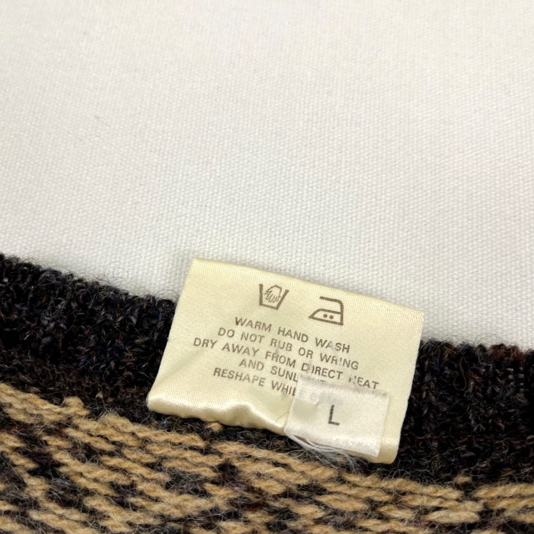 Vintage VINTAGE Clan Royal Sweater Mens L Shetland Wool Fair Isle Geo Knit Crewneck Jumper VTG Size US L / EU 52-54 / 3 - 3 Thumbnail