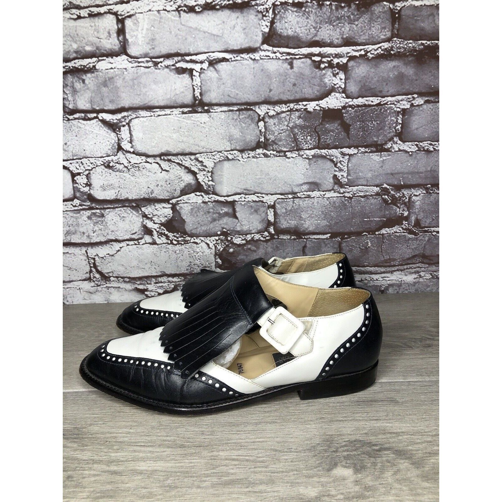 Kenneth Cole Kenneth Cole New York Black White Leather Kiltie Flats Shoes Size US 9 / IT 39 - 1 Thumbnail