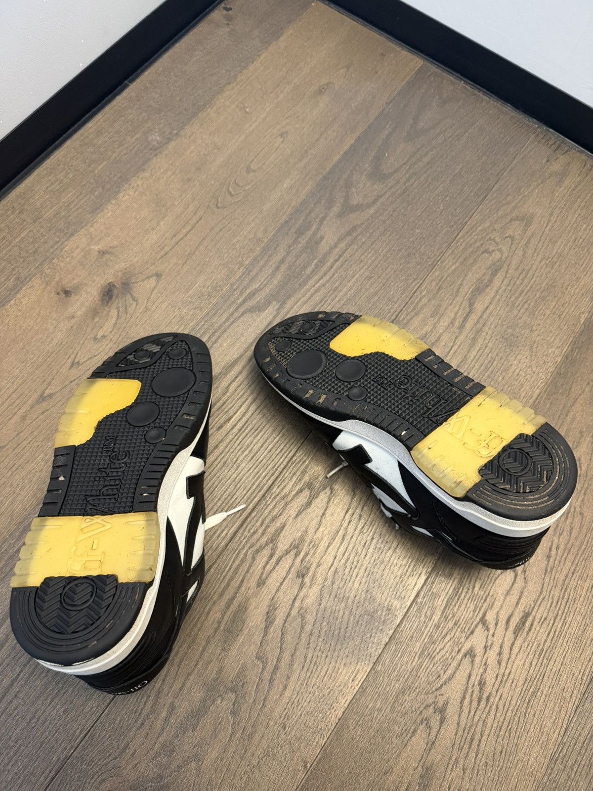 Off-White Off white Out Of Office / OOO / Black White Size US 12 / EU 45 - 9 Thumbnail