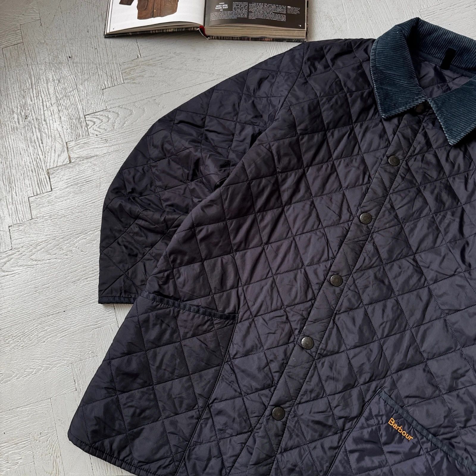 Barbour Barbour Traditional Quilted Liddesdale Jacket Corduroy Neck Size US S / EU 44-46 / 1 - 2 Thumbnail