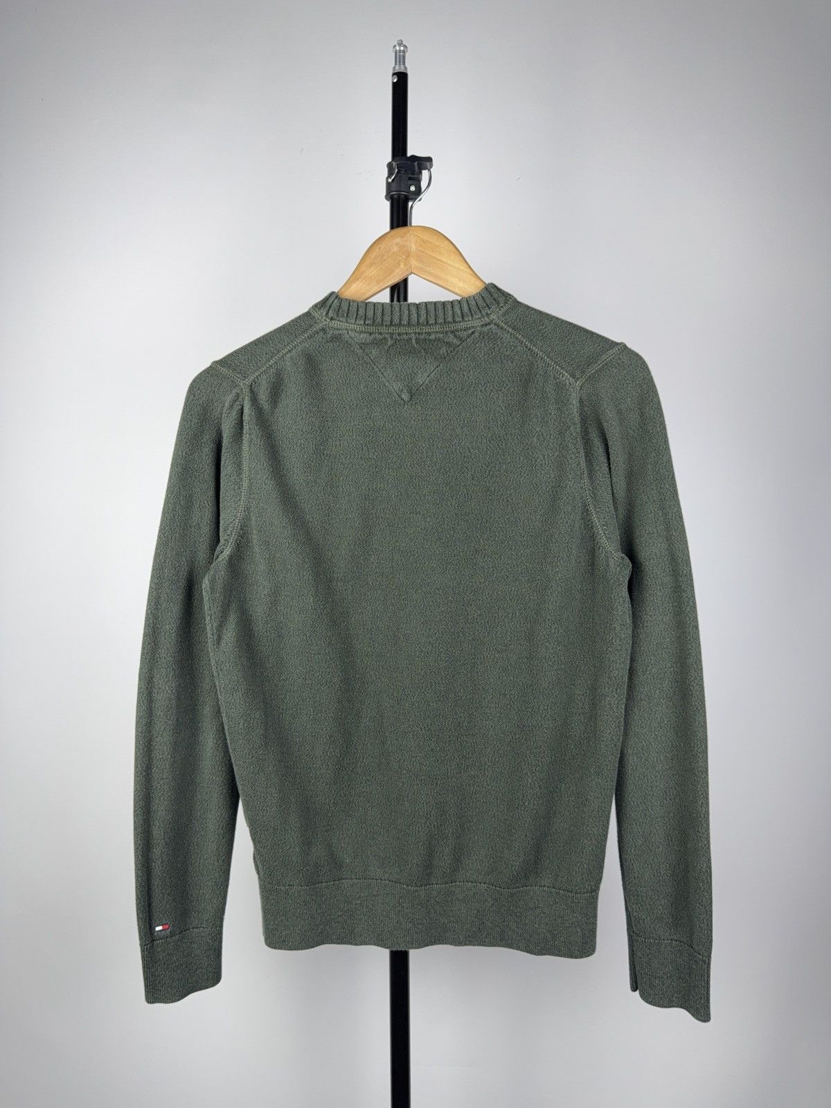 Tommy Hilfiger × Vintage Vintage washed faded Tommy Hilfiger Big Logo Sweater Size US XS / EU 42 / 0 - 4 Thumbnail