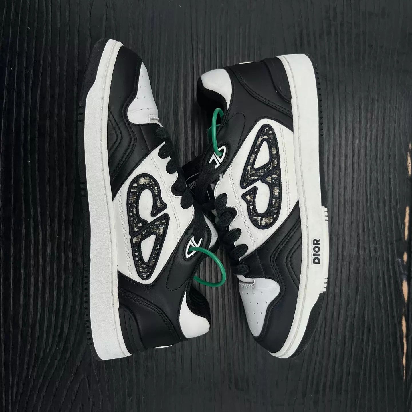 Dior Dior B57 Black & White 37 (Mint, Original Box) Size US 6.5 / IT 36.5 - 7 Thumbnail