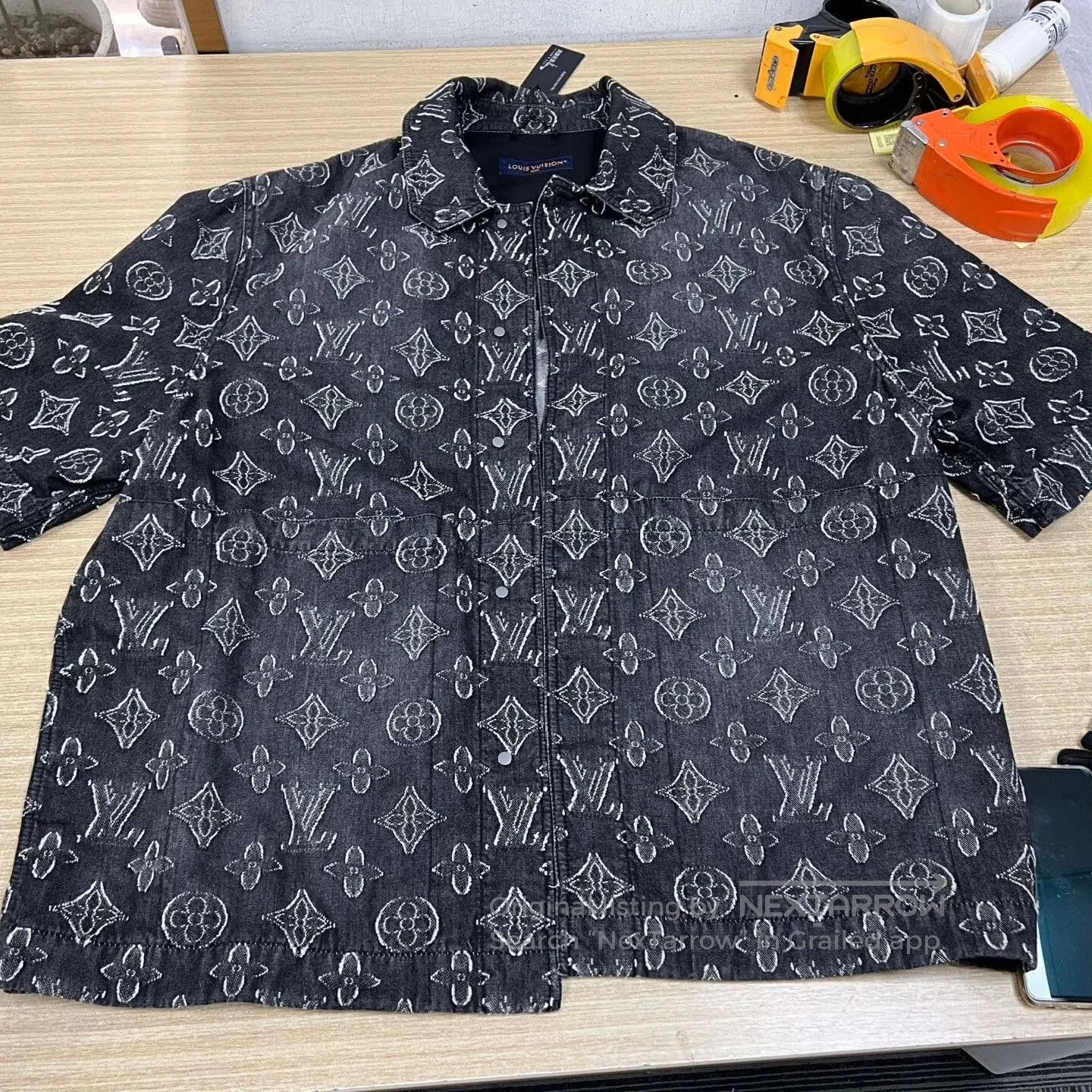 Louis Vuitton louis vuitton short sleeve printed shirt 4L. Size US L / EU 52-54 / 3 - 1 Thumbnail