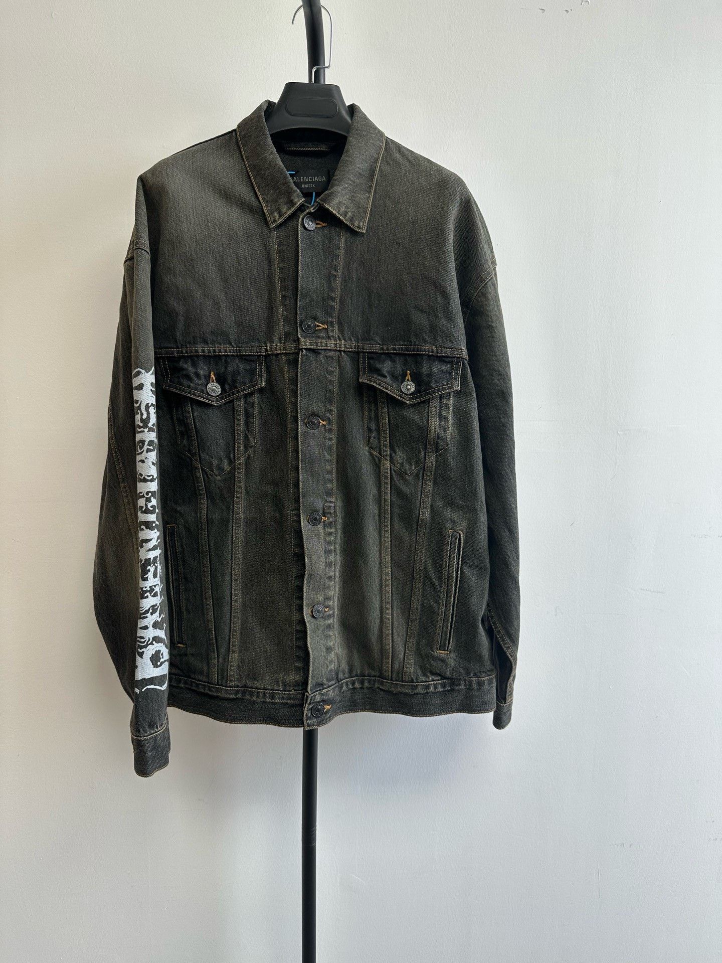 Balenciaga Balenciaga Printed Graphic Gray Light Jacket xs Men Size US XS / EU 42 / 0 - 1 Thumbnail