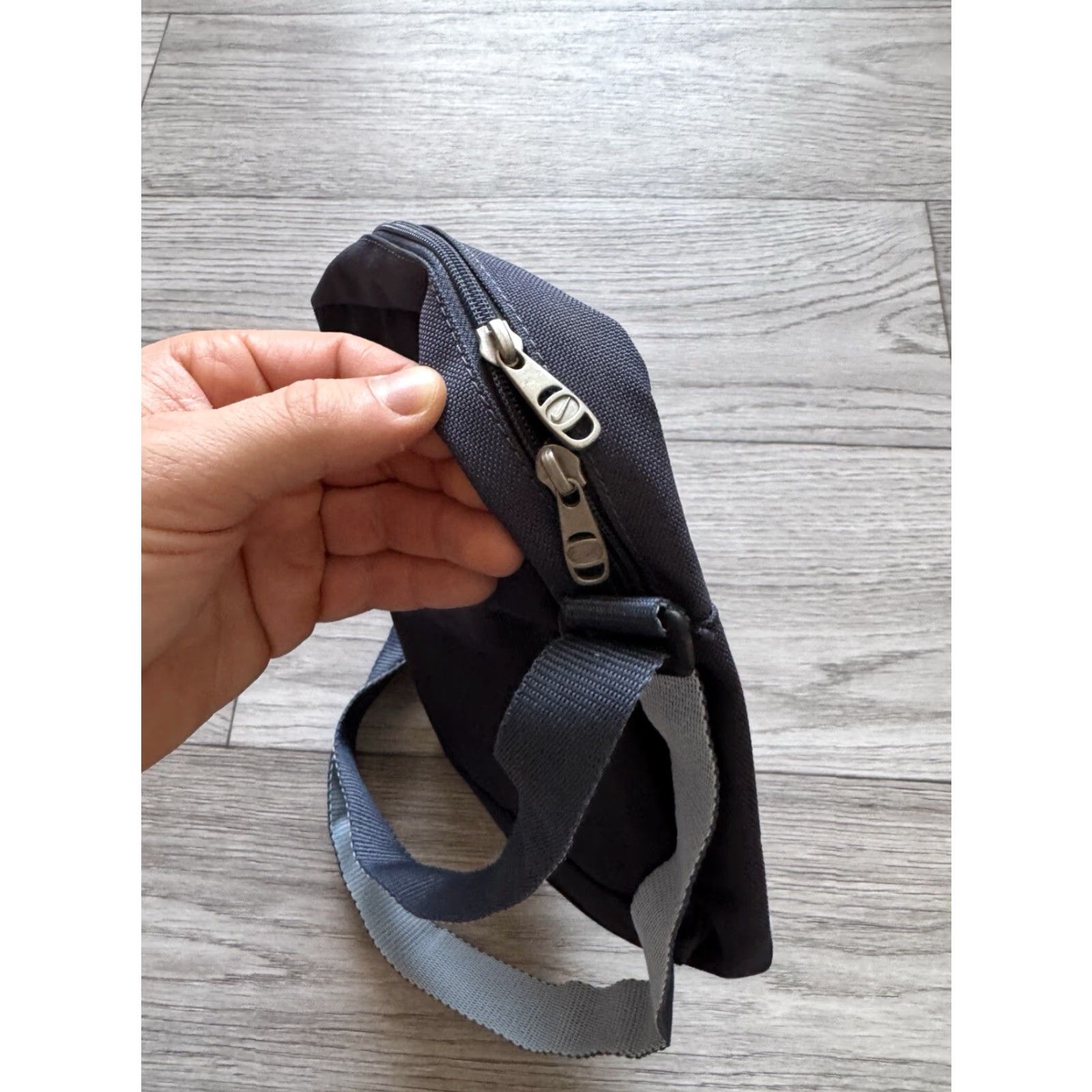 Nike VINTAGE Nike 2000'S SHOULDER BAG Crossbody OS Unisex Adults Blue Polyester 2000 NIKE 2000 Size ONE SIZE - 5 Thumbnail