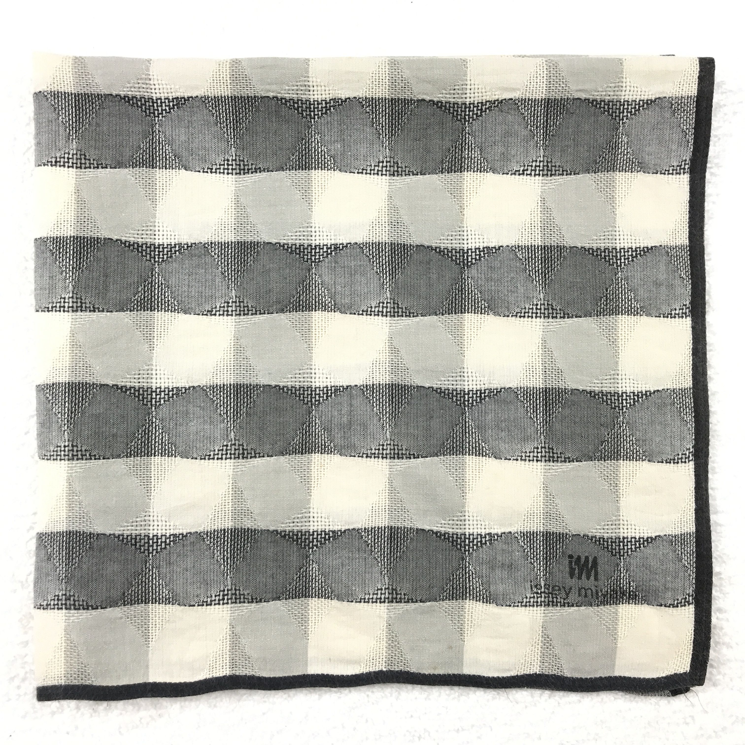 Issey Miyake × Japanese Brand × Vintage Issey Miyaki Embroidery Bandana Neckerchief Handkerchief Size ONE SIZE - 2 Thumbnail