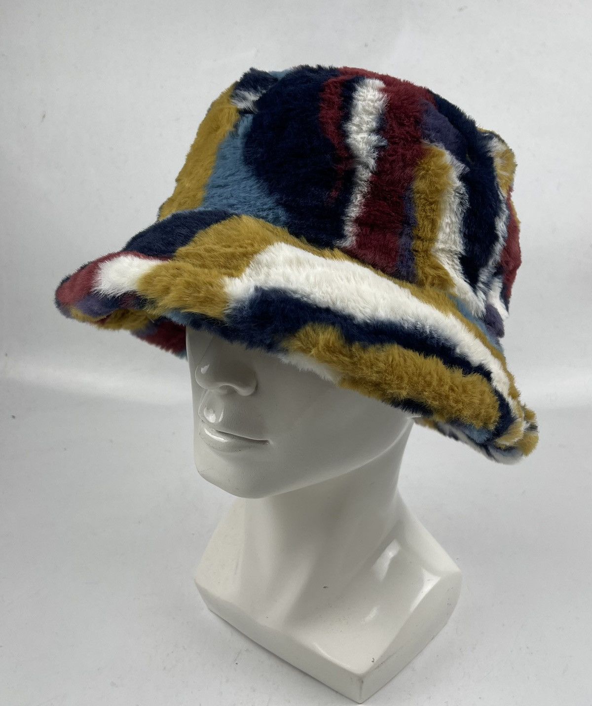 Japanese Brand very rare multicolour hat tc41 Size ONE SIZE - 1 Thumbnail