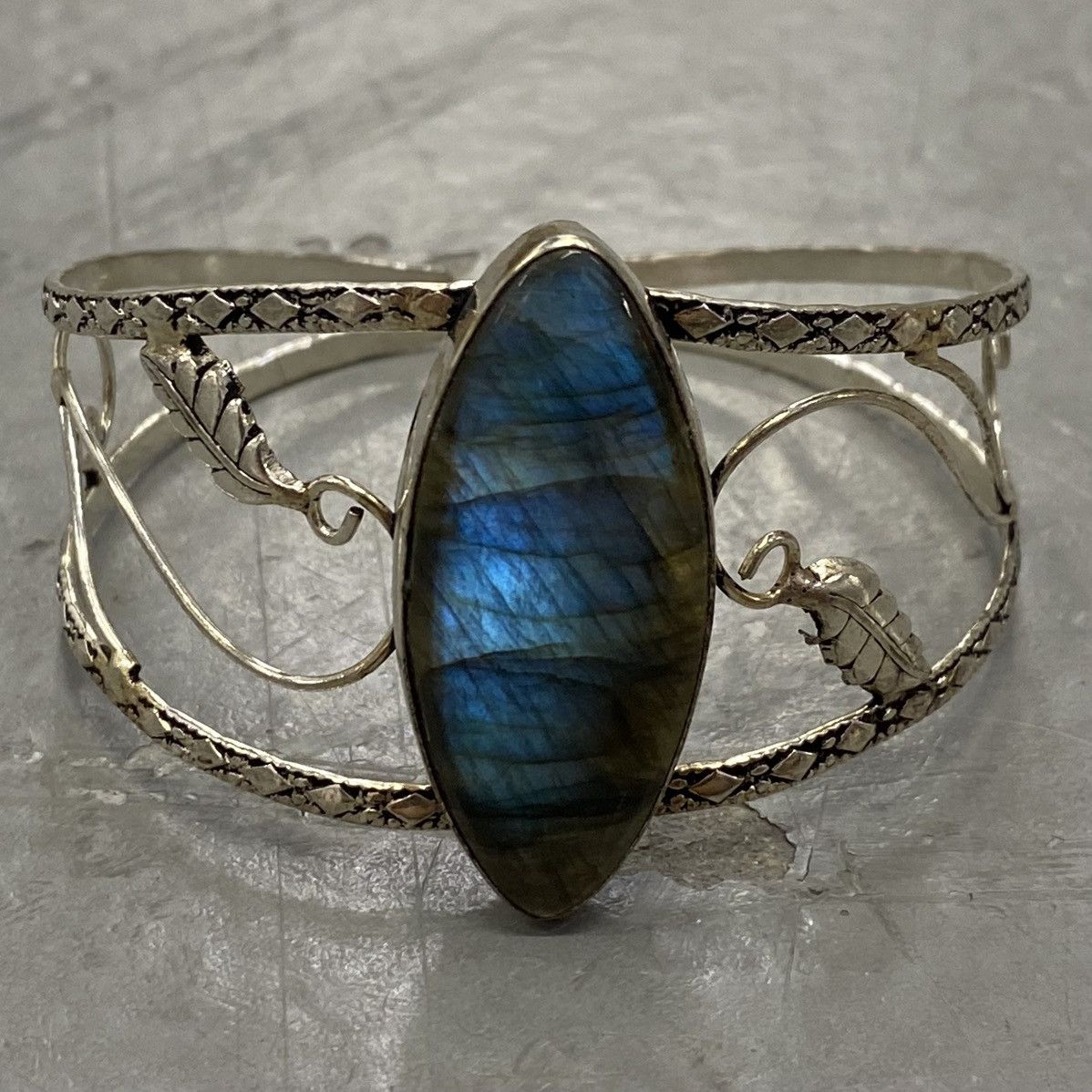 Kapital × Vintage Vtg 60s 70s Blue Labradorite Sterling Silver Gothic Cuff Size ONE SIZE - 2 Thumbnail