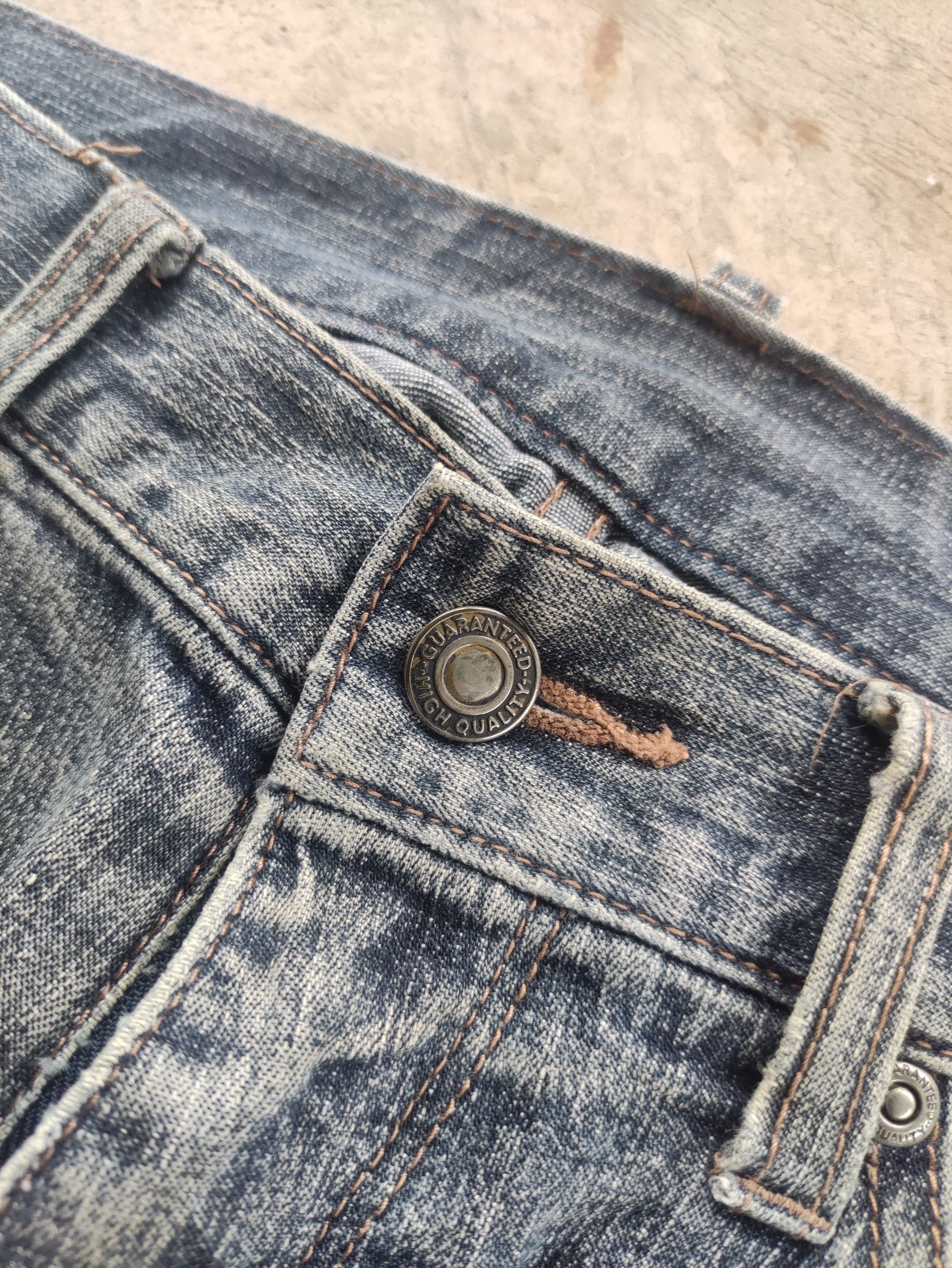 Japanese Brand Vintage Japanese Jean Distressed Faded Denim Size US 32 / EU 48 - 5 Thumbnail