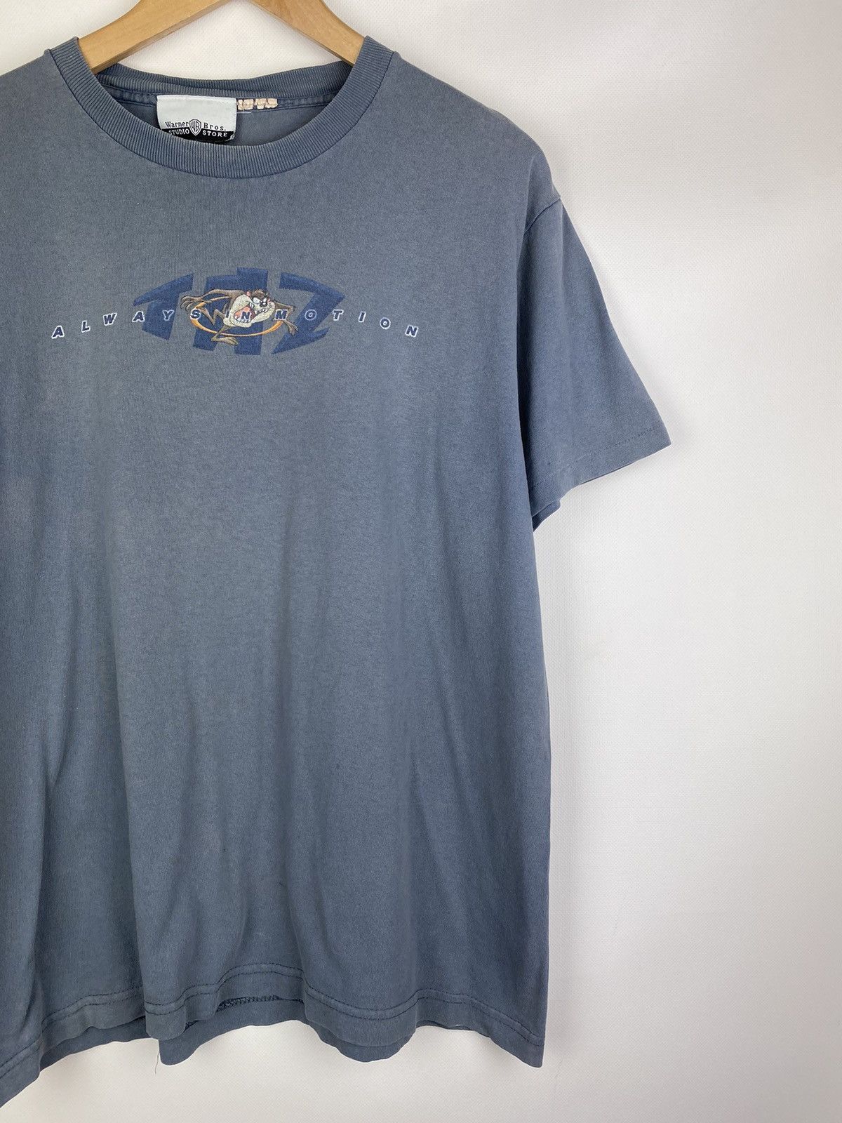 Vintage Warner Bros. TAZ Tasmanian Devil vintage 1997 t shirt Size US XL / EU 56 / 4 - 3 Thumbnail