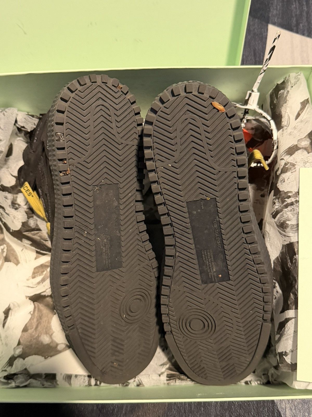 Off-White Off-white mens size 8 Size US 8 / EU 41 - 2 Thumbnail