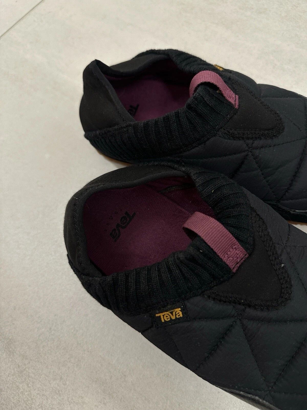 Teva Teva Women's Ember Quielted Slip On Casual Shoes Black Size US 6 / IT 36 - 9 Thumbnail
