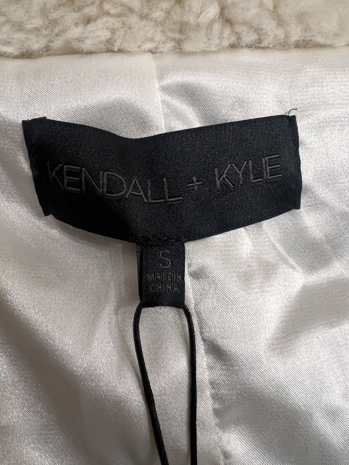 Kendall And Kylie Kendall & Kylie cream and black teddy jacket size S Size S / US 4 / IT 40 - 6 Thumbnail