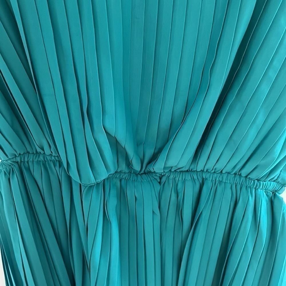 Designer Epilogue deep v back formal pleated dress Size S / US 4 / IT 40 - 3 Thumbnail