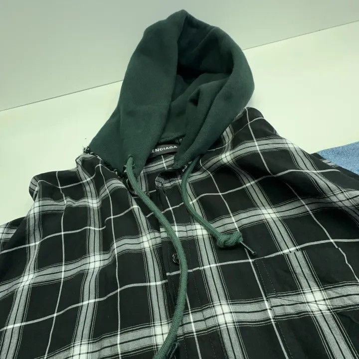 Balenciaga Balenciaga Denim Hooded Jacket for Men 0079-2507 Size US M / EU 48-50 / 2 - 6 Thumbnail