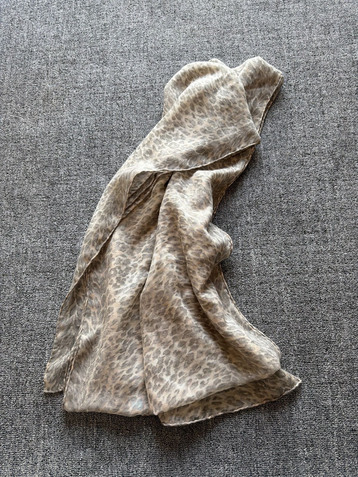 Celine Celine leopard print cashmere scarf Size ONE SIZE - 1 Thumbnail