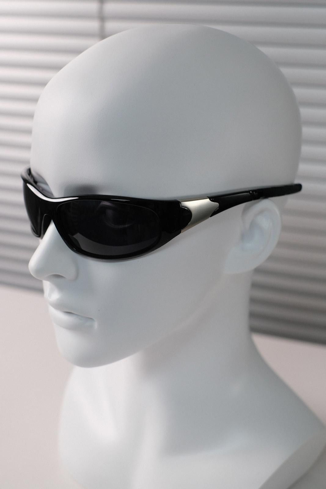 Japanese Brand Vintage Y2k Avant Garde Futuristic Black Sunglasses Unisex Size ONE SIZE - 2 Thumbnail