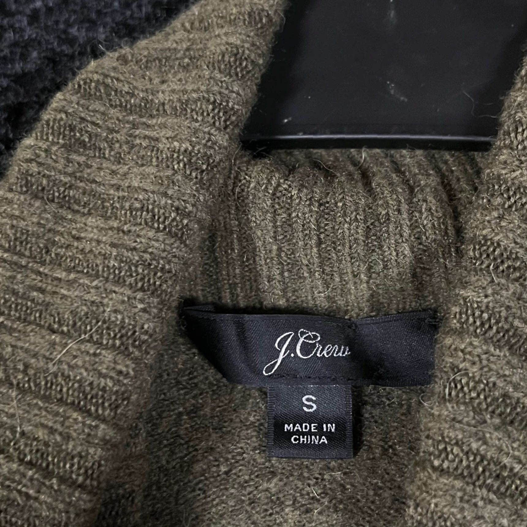 J.Crew J.Crew Olive Green Wool Alpaca Blend Turtleneck Raglan High-Low Sweater Small Women Knit Manchester? Size S / US 4 / IT 40 - 3 Thumbnail