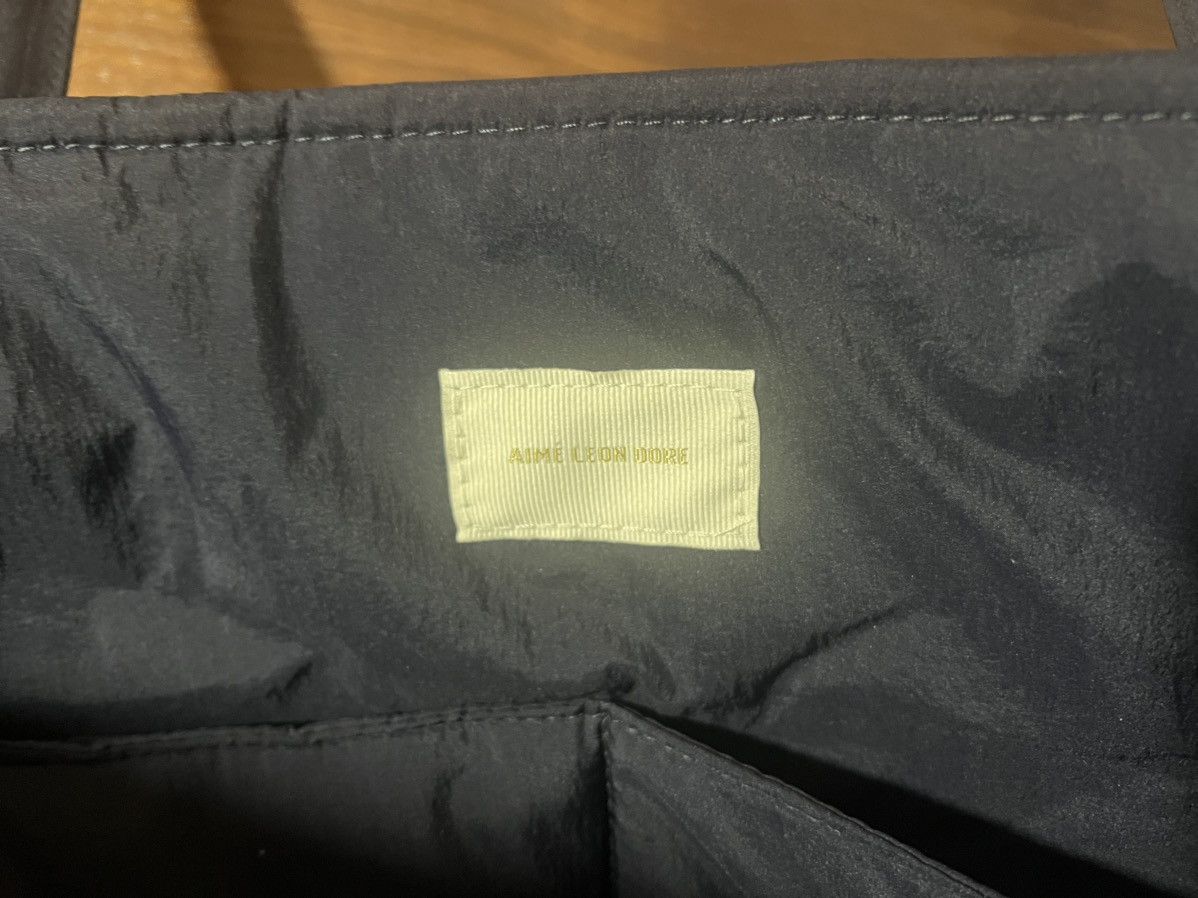 Aime Leon Dore Aime Leon Dore ALD Nylon Scallop Quilted Tote Bag in Navy Size ONE SIZE - 7 Thumbnail