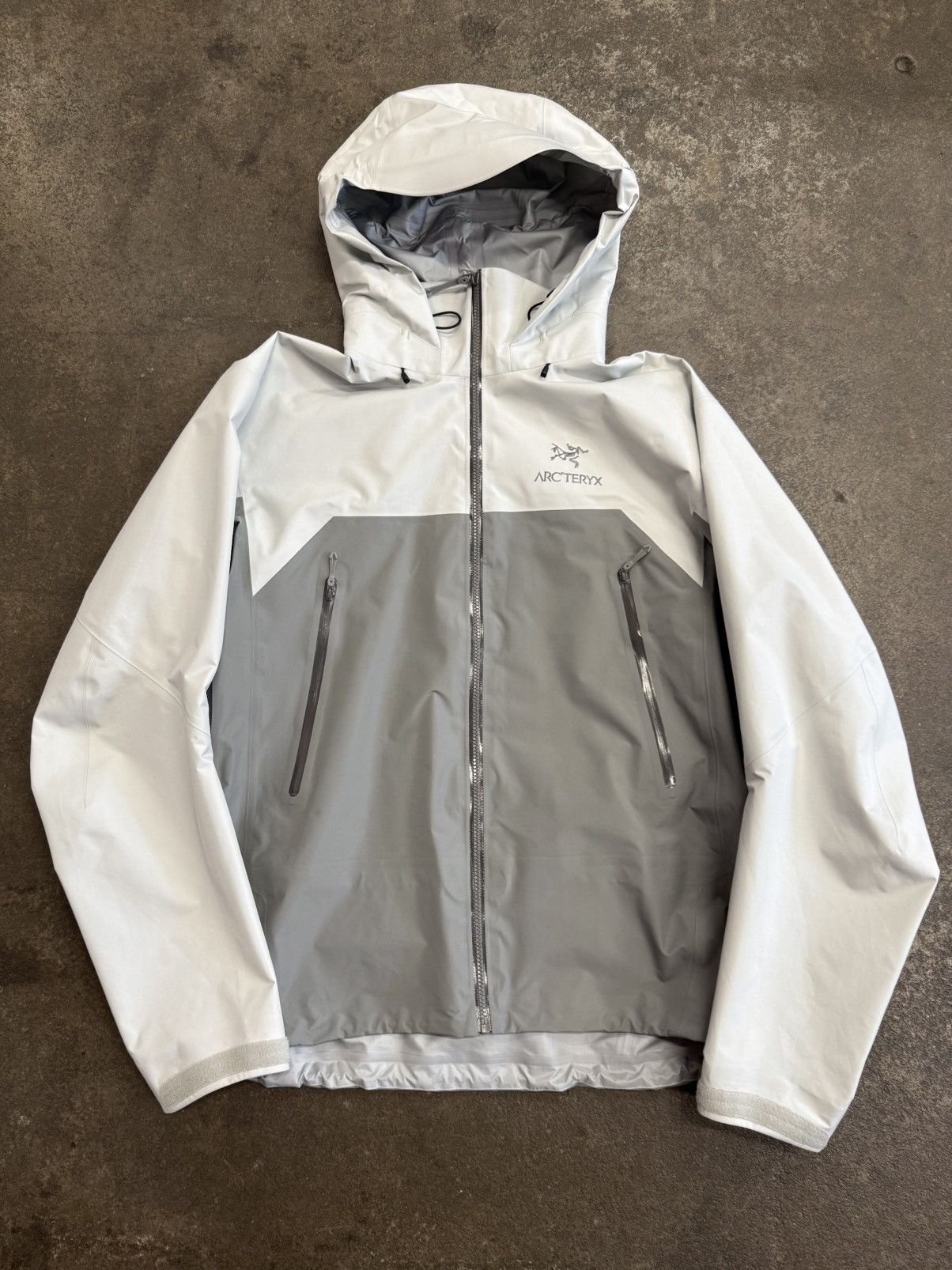 Arc'teryx Archery’x Hard Shell Beta Jacket Size US L / EU 52-54 / 3 - 1 Thumbnail