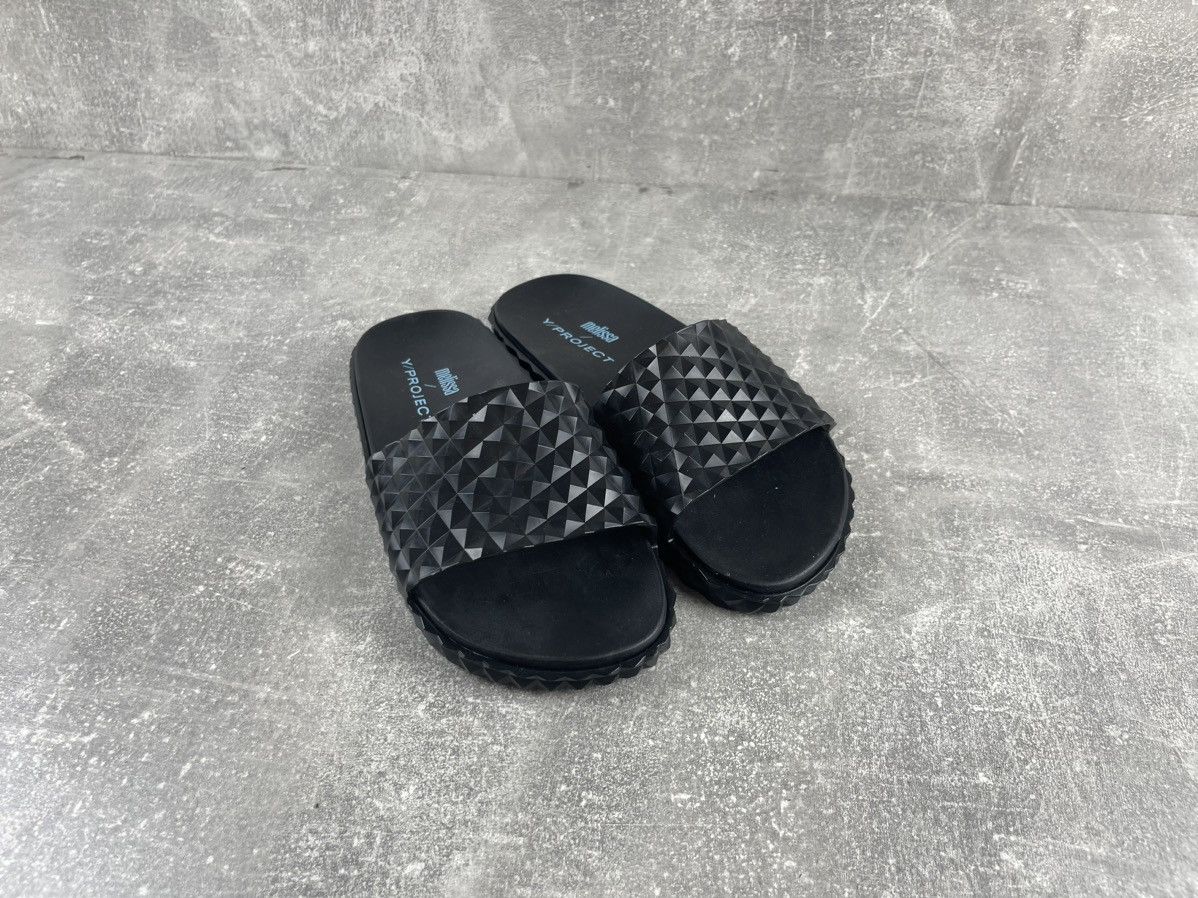Melissa × Y/Project Melisa Y Project Avant Garde Black Leather Ruber Flip Flop Size US 7 / IT 37 - 3 Thumbnail