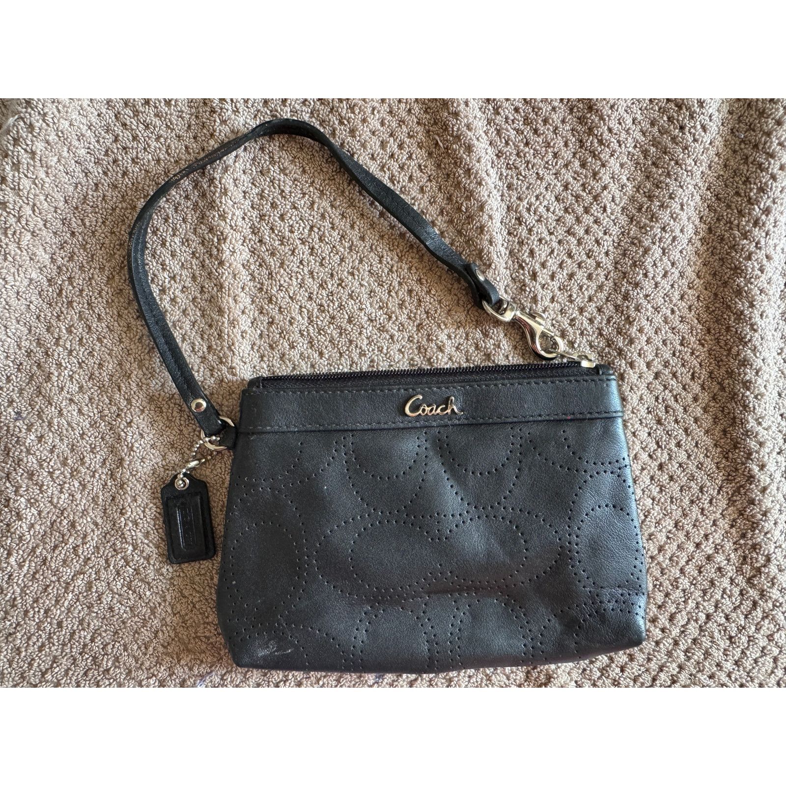 Coach Coach Big Logo Leather Black Wristlet (outlet) Size ONE SIZE - 1 Thumbnail