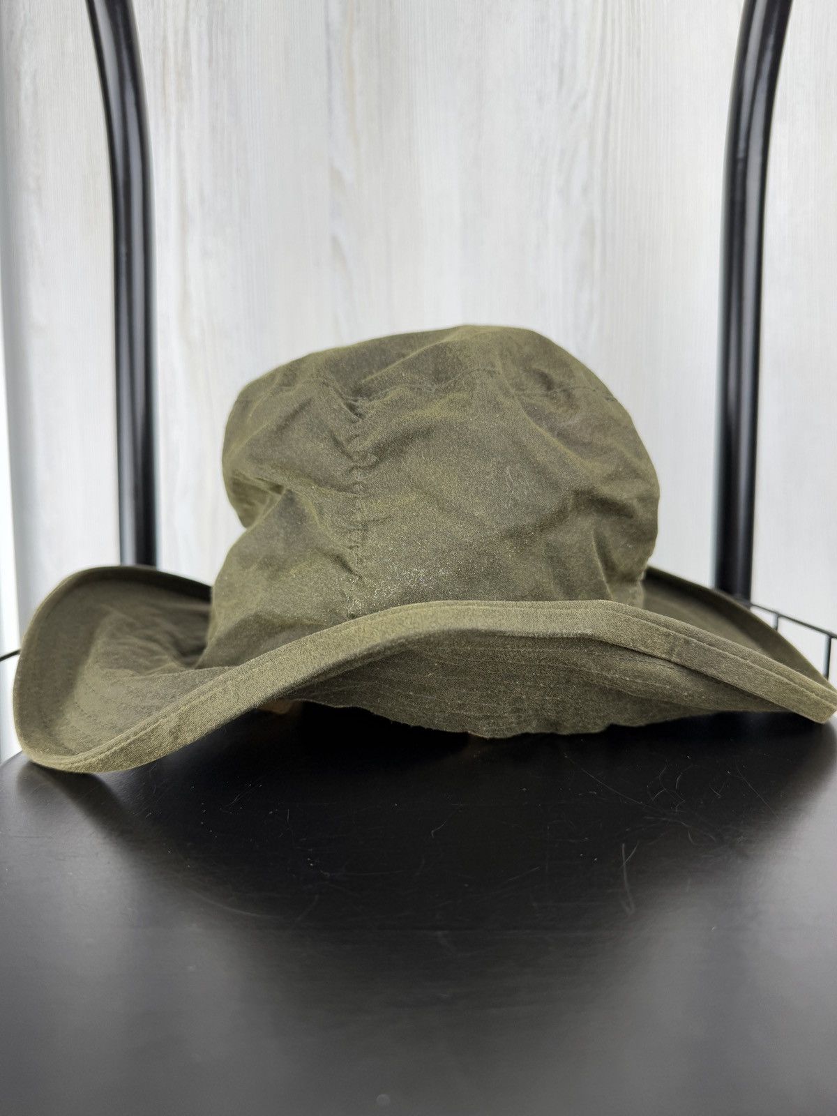 Barbour waxed cotton khaki green bucket hat size M