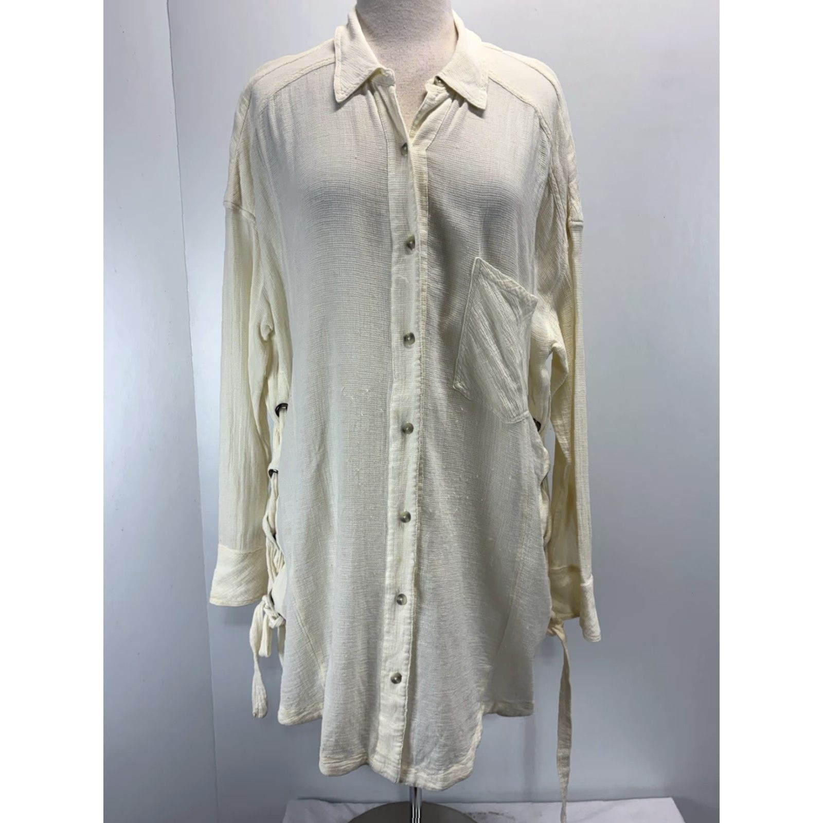Free People Free People Shirt Large Ivory Oversized Tunic Top Button-Up Long Sleeve Collared Lace Up Sides Size L / US 10 / IT 46 - 2 Thumbnail