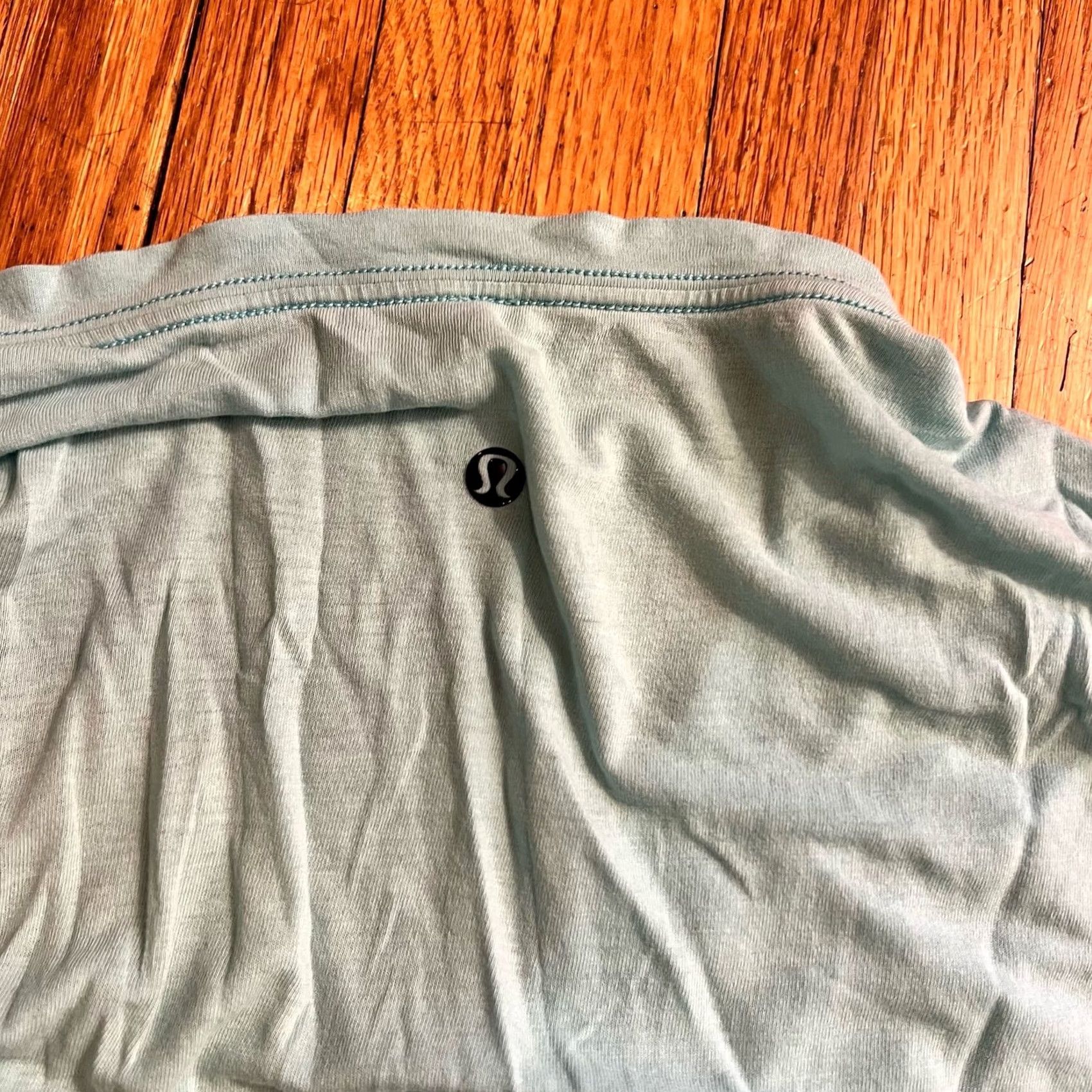Lululemon Lululemon Shirt Mens XL light green V Neck T-Shirt Soft Lightweight Mens XL Green V Neck Shirt Size US XL / EU 56 / 4 - 3 Thumbnail