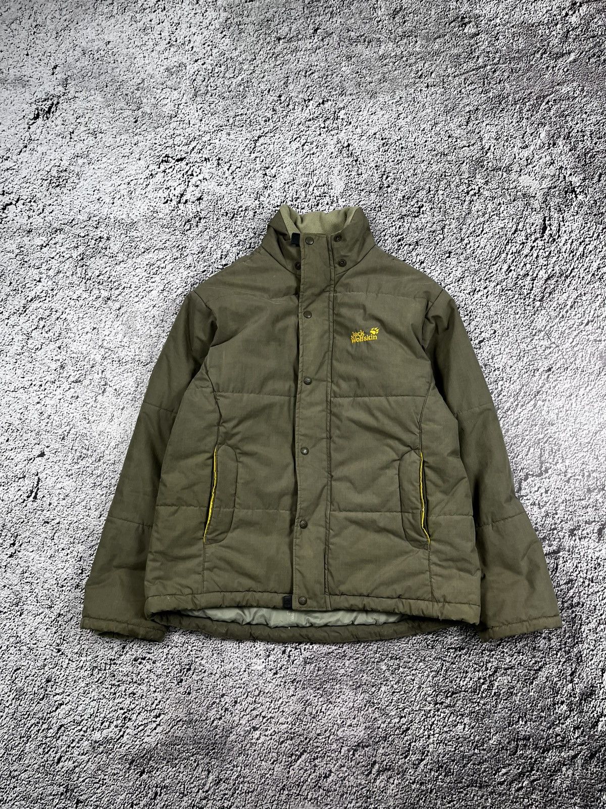 Jack Wolfskin Vintage Y2K Jack Wollfskin puffer down jacket streetwear S Size US S / EU 44-46 / 1 - 1 Thumbnail