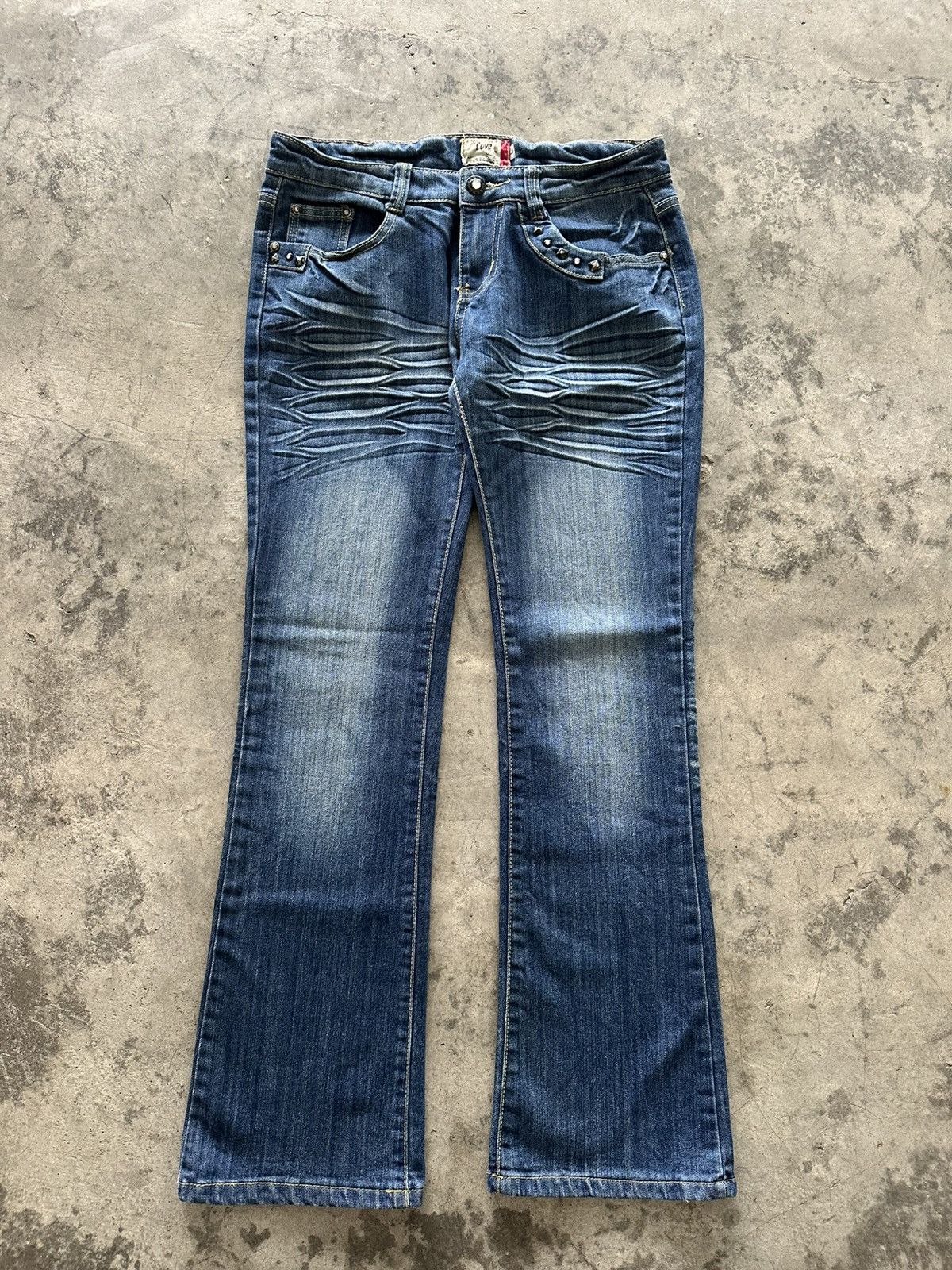 If Six Was Nine × Japanese Brand × Le Grande Bleu (L.G.B.) Japanese Y2K The Cove Whisker Wash Flared Jeans Size 30" / US 8 / IT 44 - 1 Thumbnail