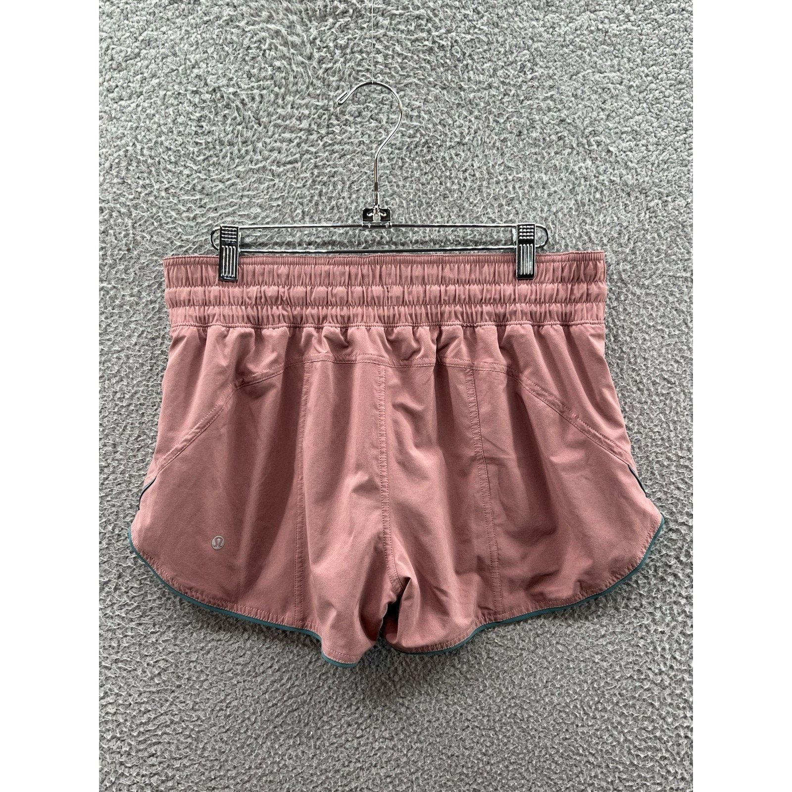 Lululemon Lululemon Choose A Side Reversible Shorts Quicksand Green 8 Size 30" / US 8 / IT 44 - 4 Thumbnail