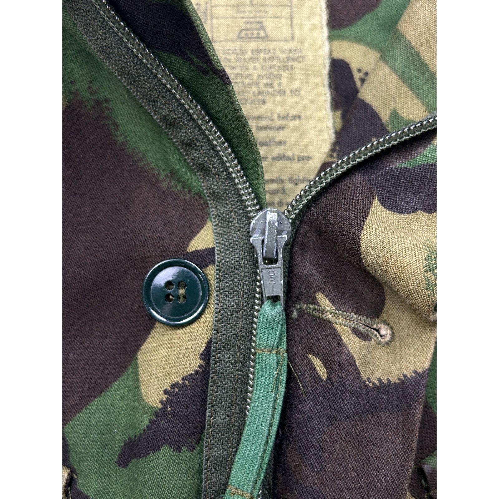 Vintage Vintage 90s British Army Woodland Camoflauge Smock Combat L Size US L / EU 52-54 / 3 - 4 Thumbnail