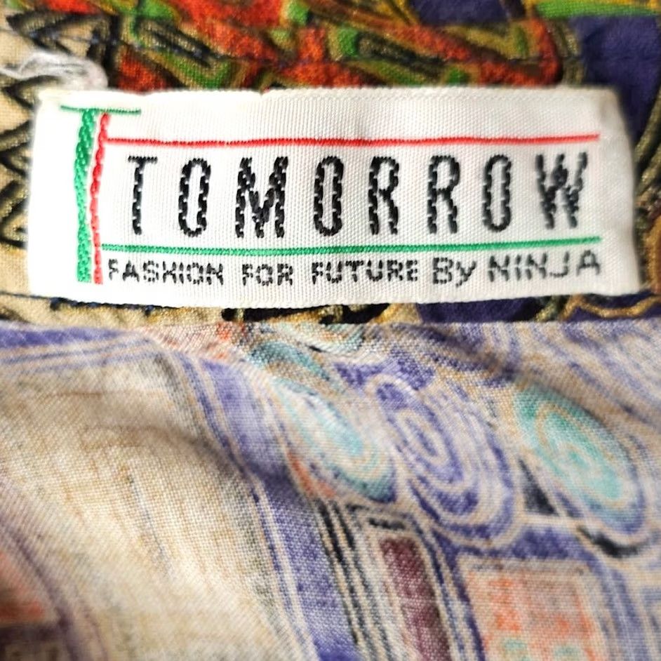 Vintage VINTAGE Tomorrow Abstract Shirt Mens Size Small Camp All Over Print Geometric Size US S / EU 44-46 / 1 - 5 Thumbnail