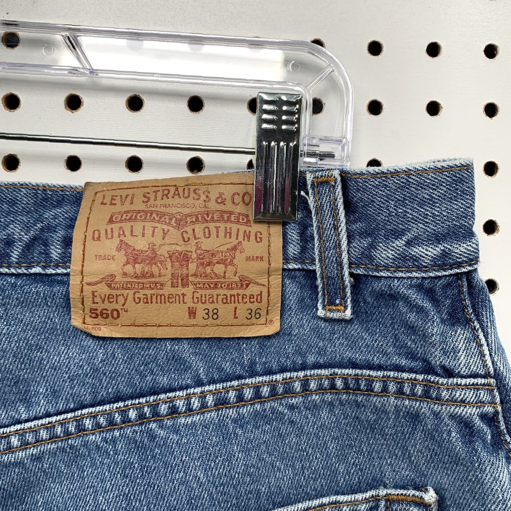 Levi's VINTAGE Levi's 560 Jeans – Denim – Men – Size 38 – 36x35 Loose Tapered – Blue – 5-Pocket – Regular Inseam – Relaxed Fit - Mens Size US 38 / EU 54 - 4 Thumbnail