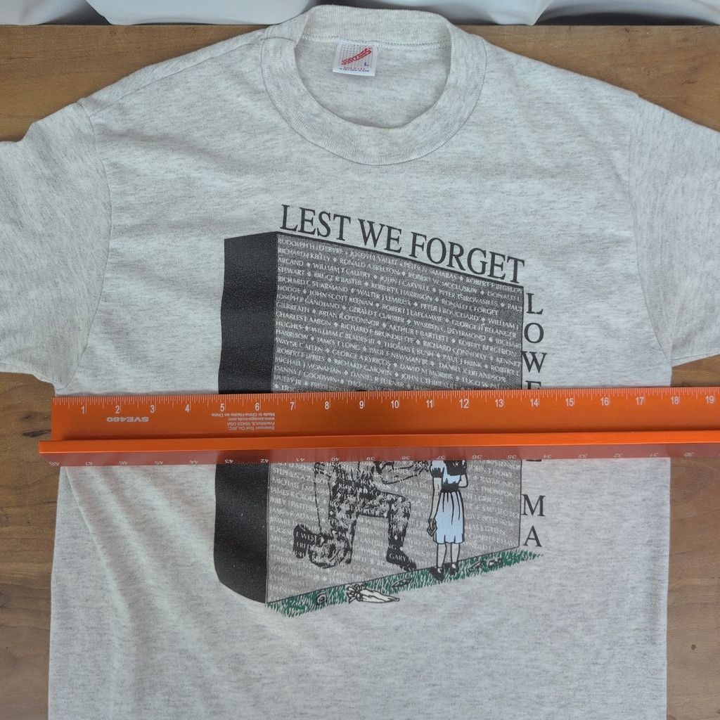 Jerzees × Vintage Vintage USA Made Lowell, MA War Memorial T-Sihrt Size US L / EU 52-54 / 3 - 4 Thumbnail