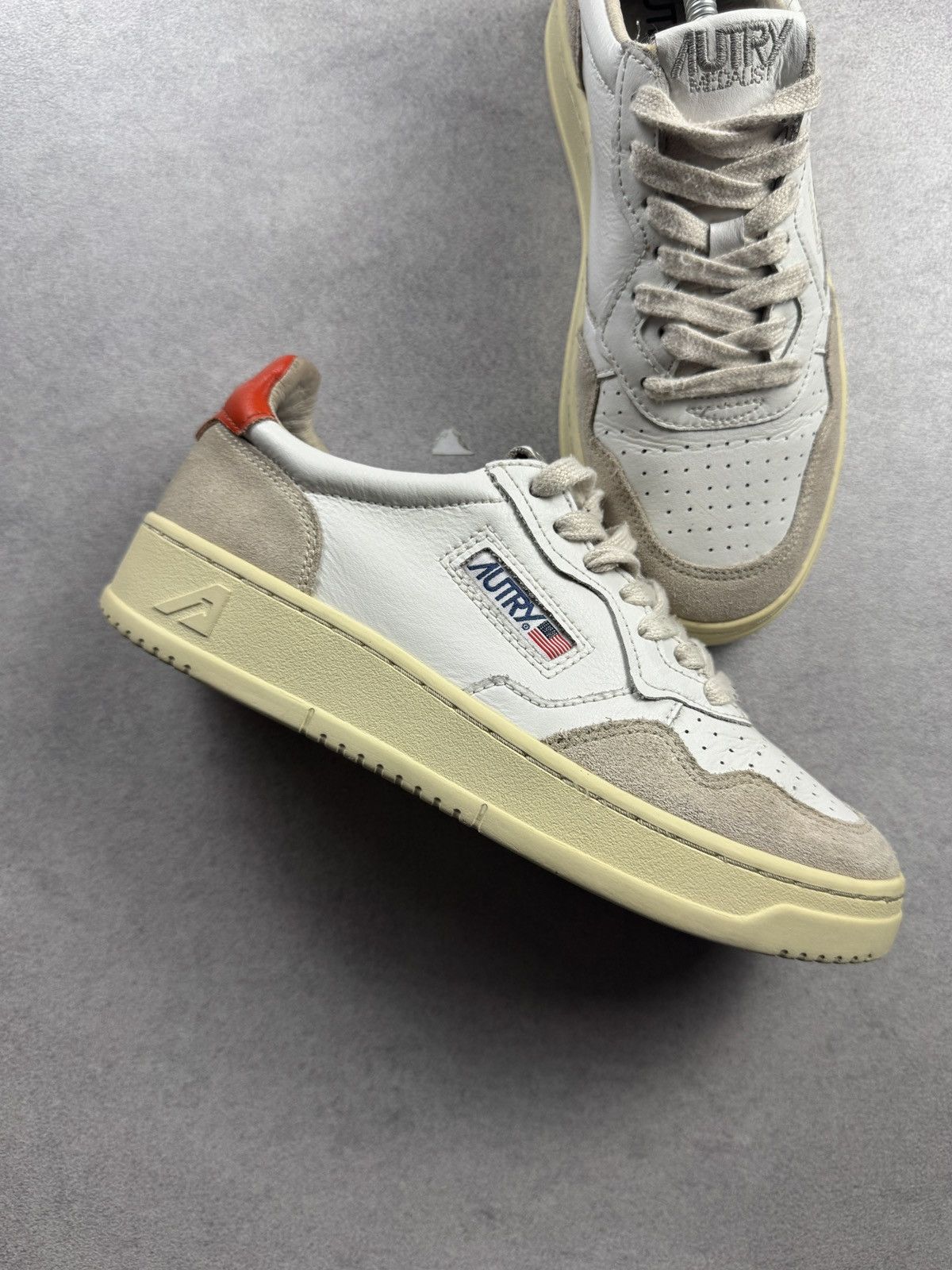 AUTRY Autry Medalist Blanc et Beige Taille 38 SKU A81 Size US 7 / IT 37 - 3 Thumbnail