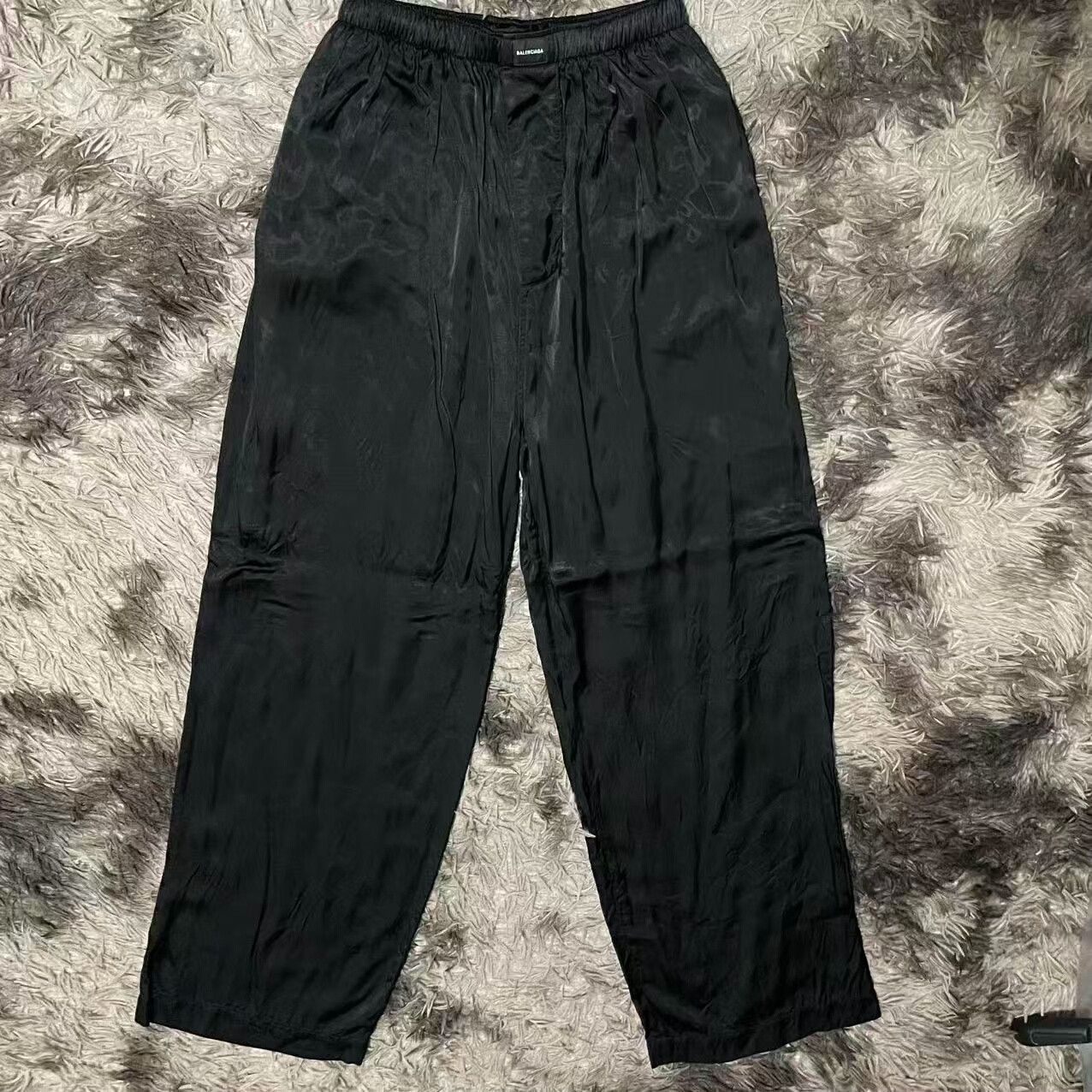 Balenciaga balenciaga silk casual pants for men Size US 30 / EU 46 - 1 Thumbnail
