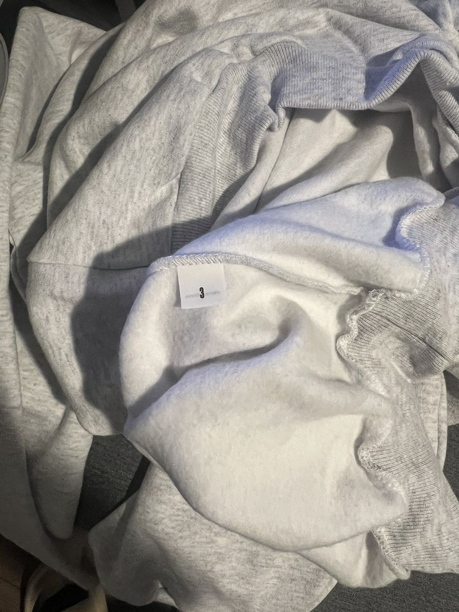 Gosha Rubchinskiy × Kanye West Yeezy Black Dogs Hoodie Grey Size 3 Gosha Kanye West Size US L / EU 52-54 / 3 - 3 Thumbnail