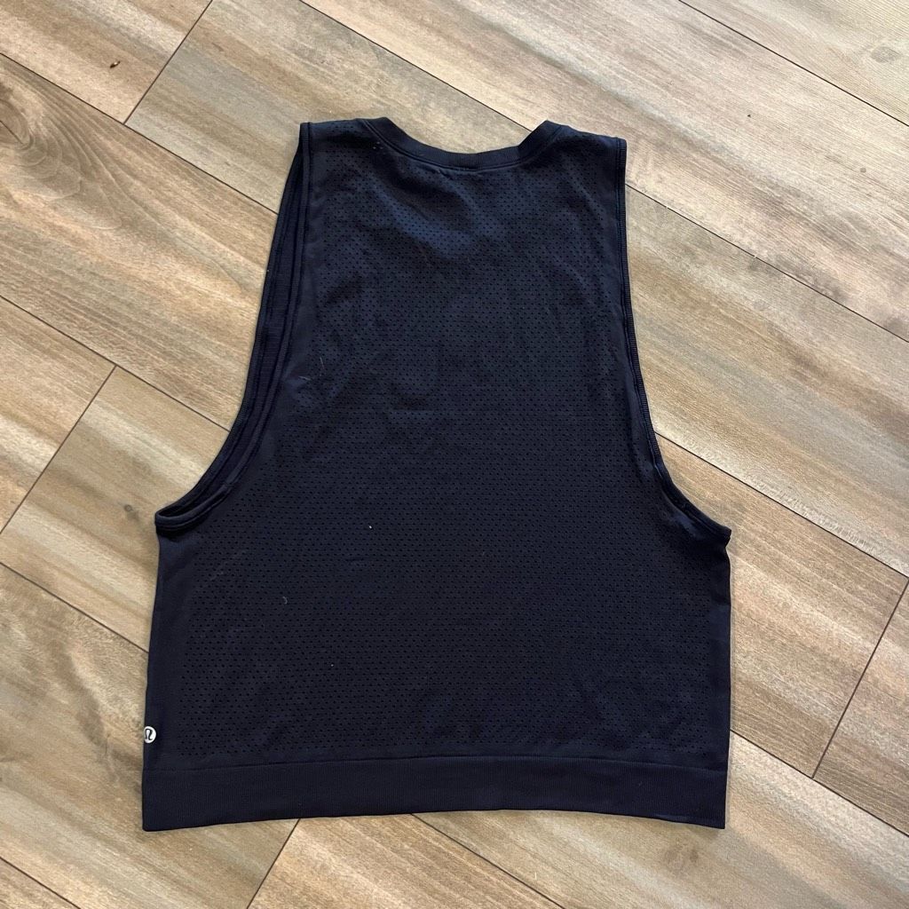Lululemon Lululemon Navy Athletic Workout Tank Top Women 8 Size M / US 6-8 / IT 42-44 - 3 Thumbnail