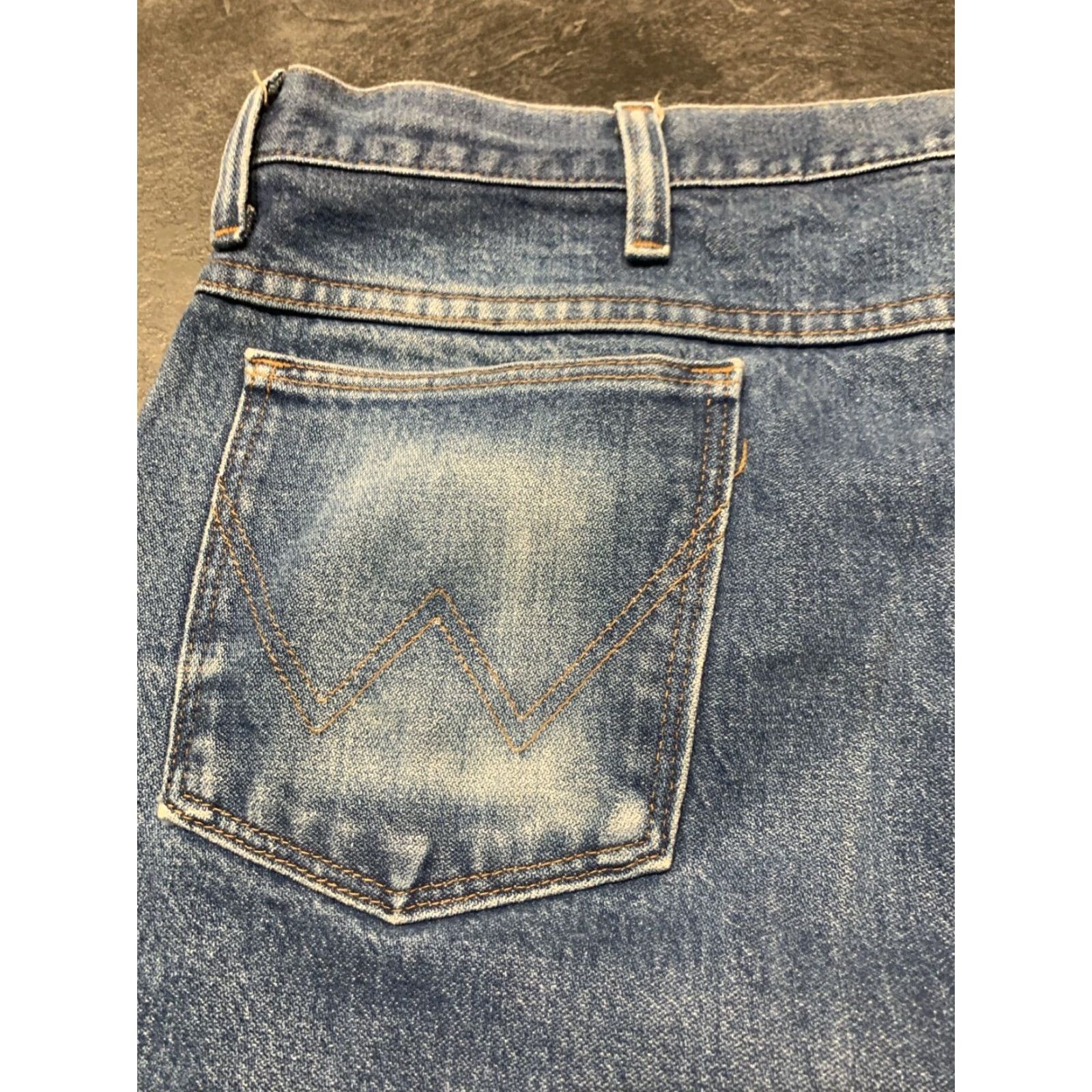 Wrangler VINTAGE Wrangler Jeans Mens 40x34 Denim Straight Medium Wash Cowboy 945NAV Regular Fit Size US 40 / EU 56 - 5 Thumbnail