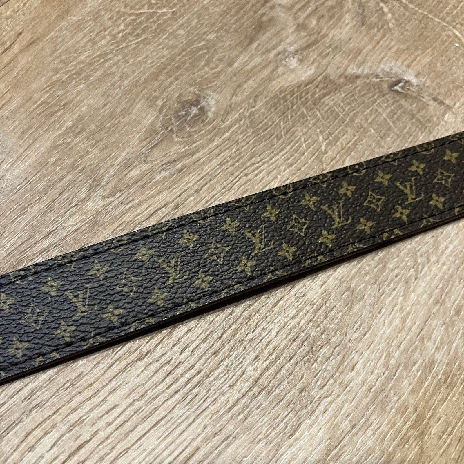 Louis Vuitton Louis Vuitton Lock Me Padlock Kelly Belt Monogram LV Brown Size ONE SIZE - 9 Thumbnail