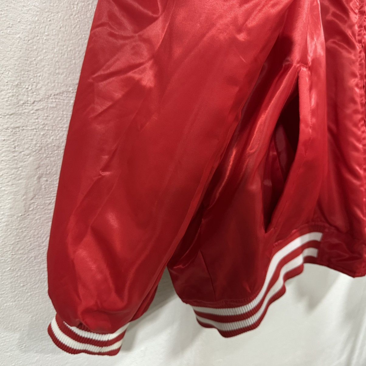 Majestic NBA Chicago Bulls Reversible Red Black Satin Jacket 2-3XL Size US XXL / EU 58 / 5 - 6 Thumbnail