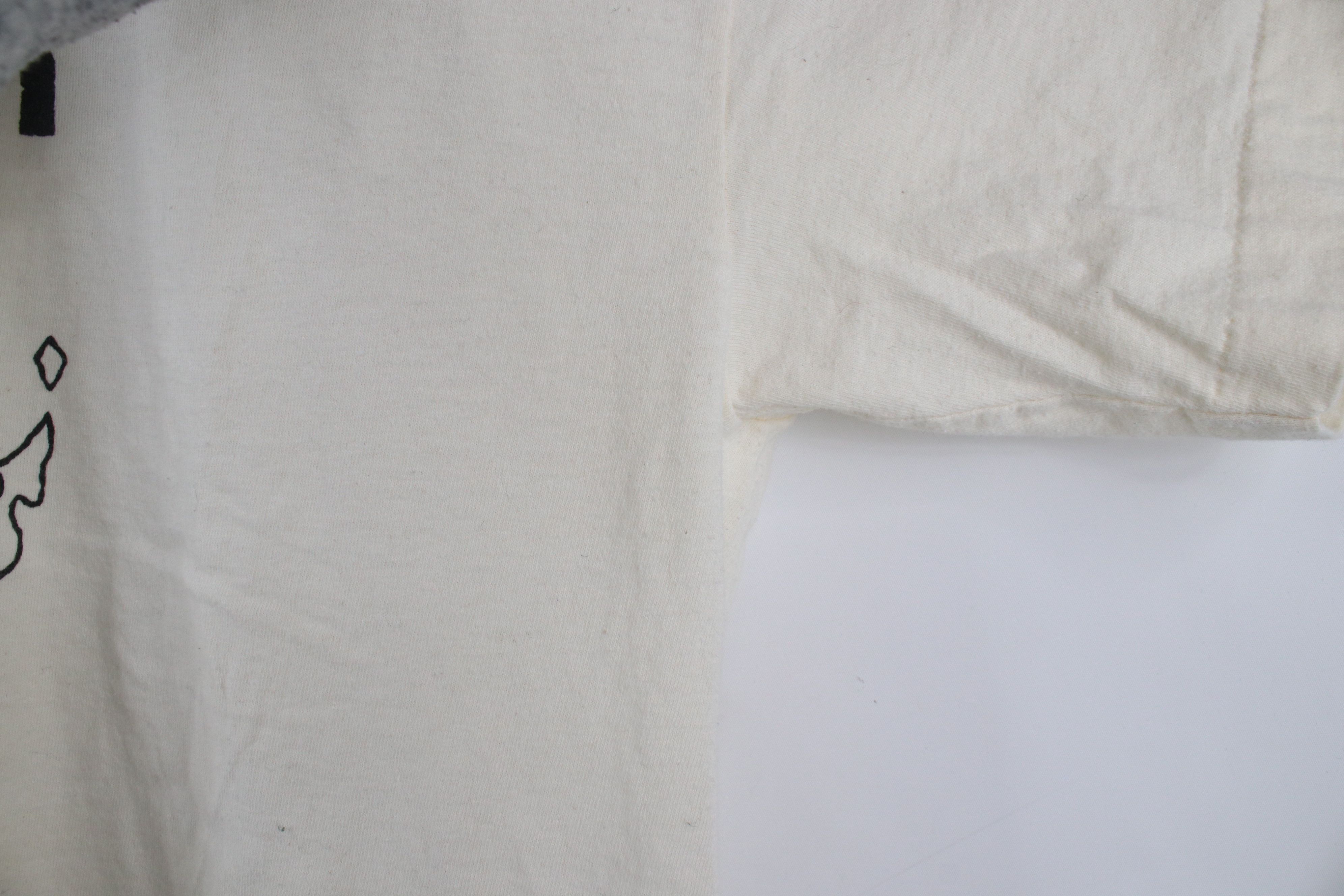 Vintage Vintage 90s Inis Mor Arainn Inishmore Ireland T-Shirt Cream Size US XXL / EU 58 / 5 - 7 Thumbnail