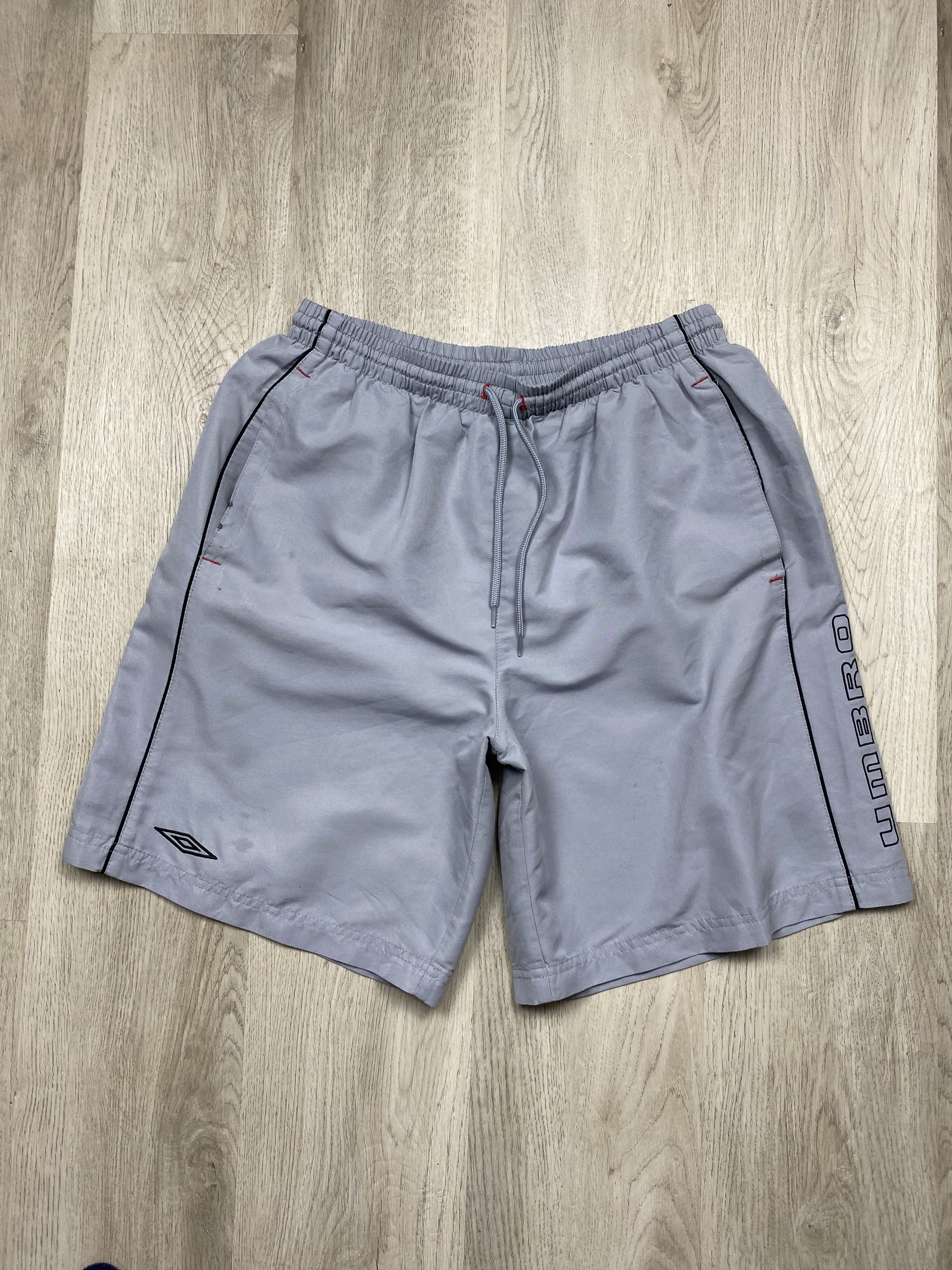 Umbro Umbro Vintage Mens Shorts Y2K Size US 34 / EU 50 - 1 Thumbnail