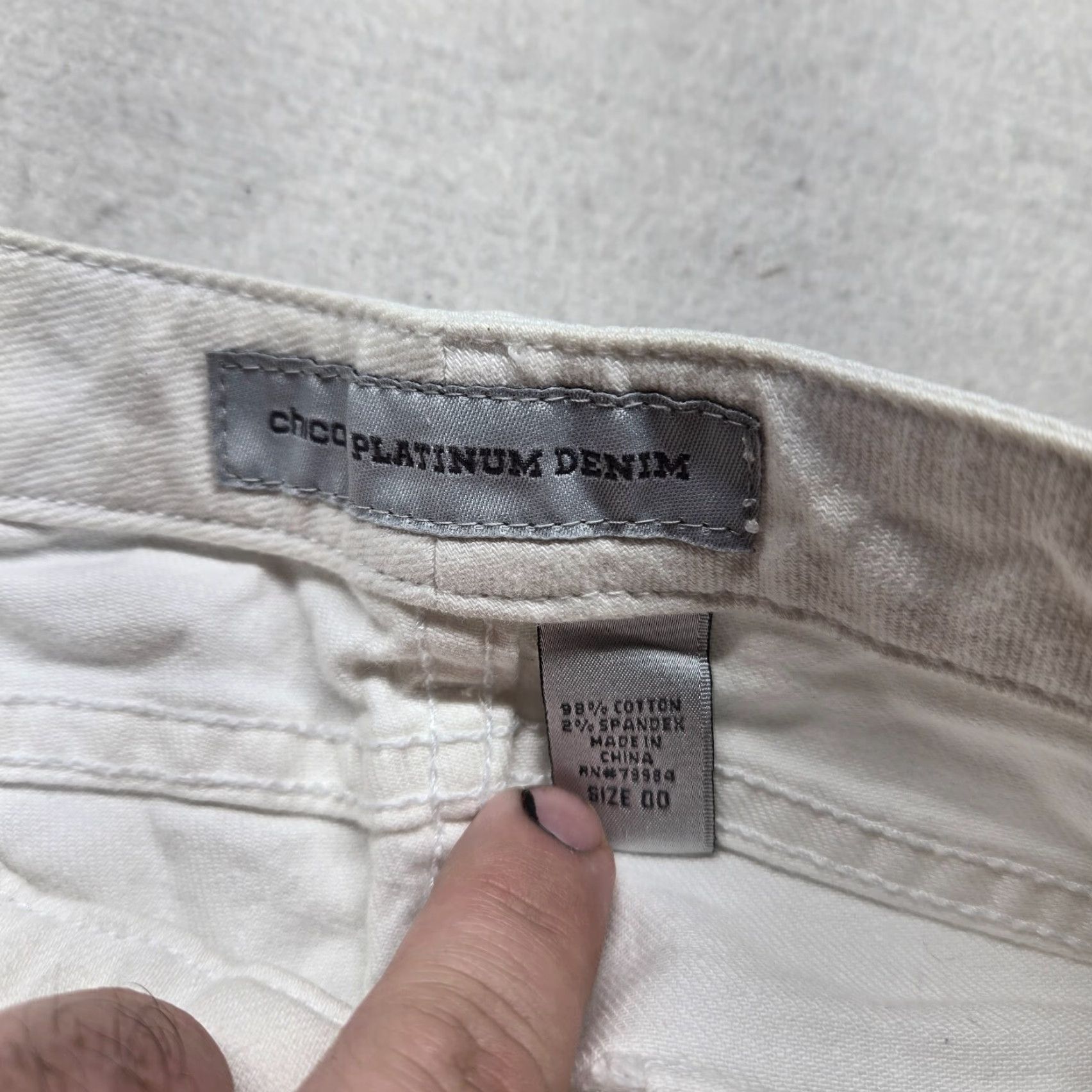 Vintage Chicos White Jeggings Chicos's Women’s Size 00 White Denim Stretch Pants Slim Mid Rise Pants Womens XS- Regular Size 24" / US 00 / IT 34 - 3 Thumbnail