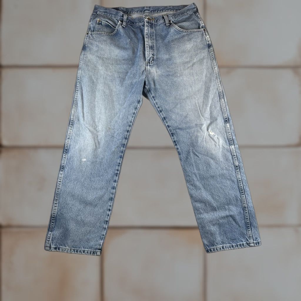 Wrangler VINTAGE Wrangler Jeans Mens 38x30 Blue Denim Straight 5-Pocket Regular Waist 38 Inseam 30 Reg Fit Medium Wash Cowboy Branding Mens Size US 38 / EU 54 - 1 Thumbnail