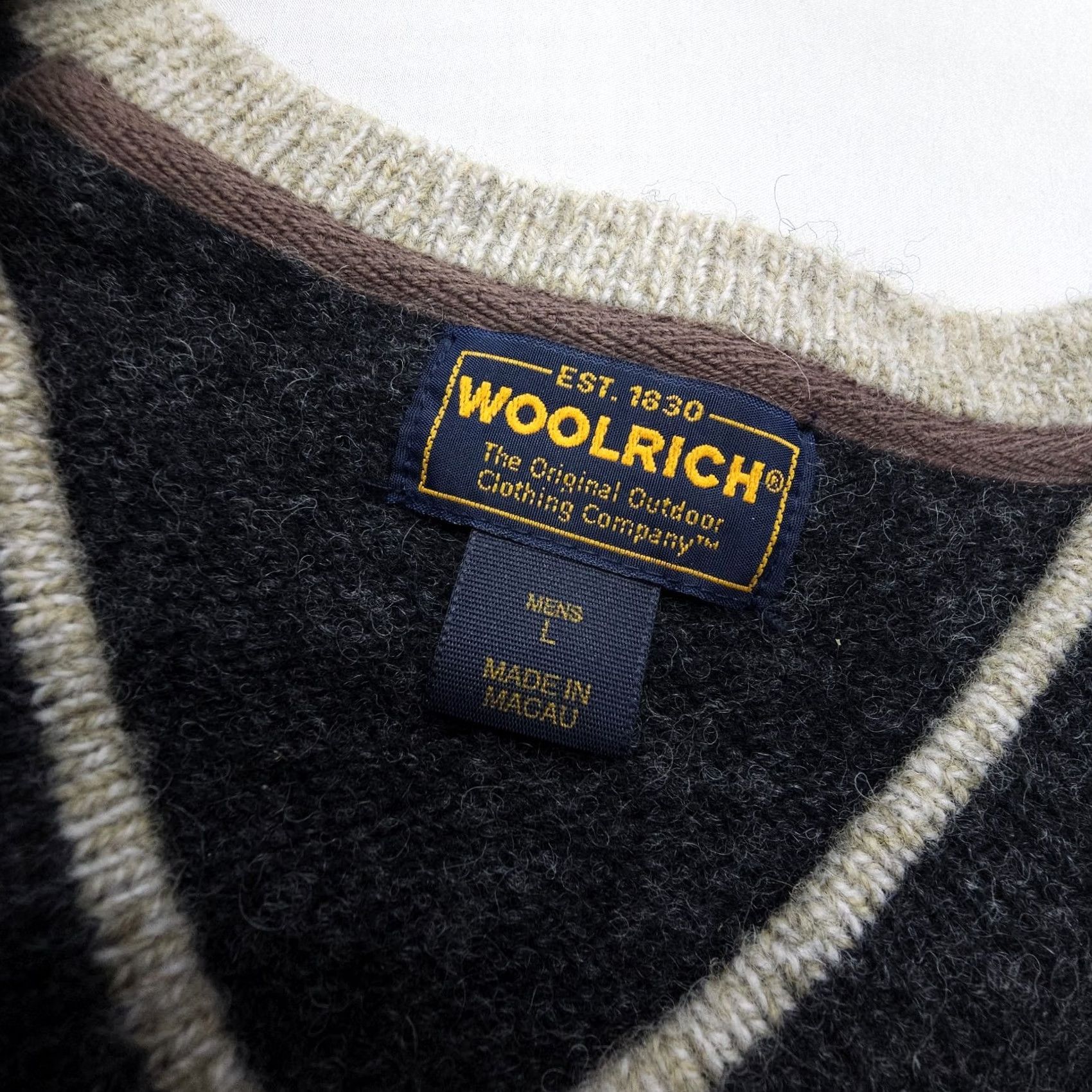 Vintage Woolrich Pullover Sweater Mens L V-Neck Knit Wool Heather Dark Grey 90s USA Casual Vintage Style Shirt Mens Size US L / EU 52-54 / 3 - 3 Thumbnail