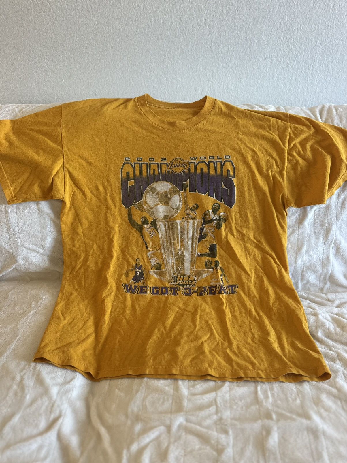 NBA Los Angeles Lakers Kobe Bryant Shaq 2002 World Champions Tee Size US XXL / EU 58 / 5 - 5 Thumbnail