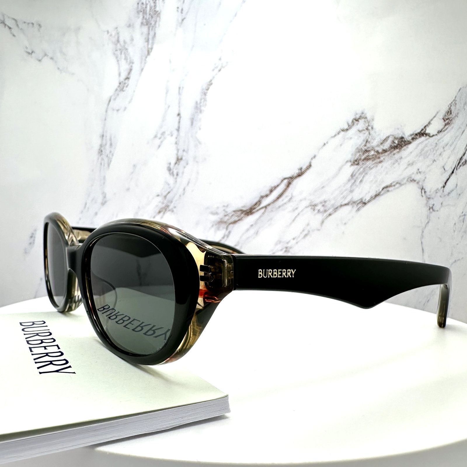 Burberry New Burberry Sunglasses Black Vintage Check Oval Gold Logo Size ONE SIZE - 18 Thumbnail